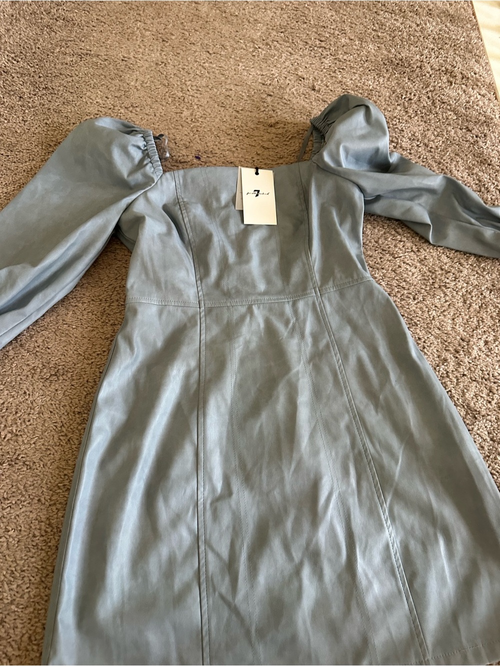 Dress - Picture 6 of 6